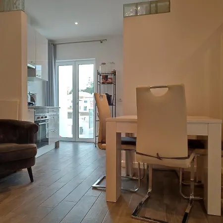 Casa Docim, Casa Tipica Algarvia No Centro Da Velha * Албуфейра